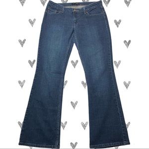 Women’s Levi jeans